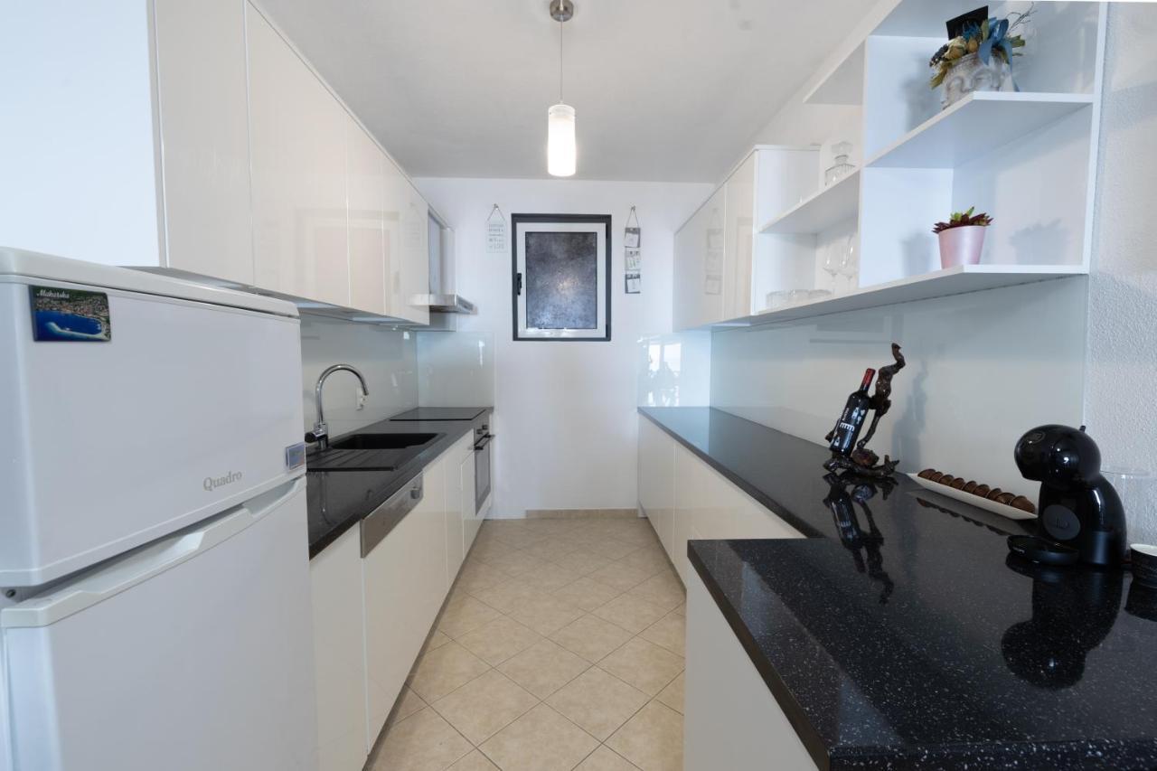 Apartment Dany - Free Beach Parking Makarska Esterno foto