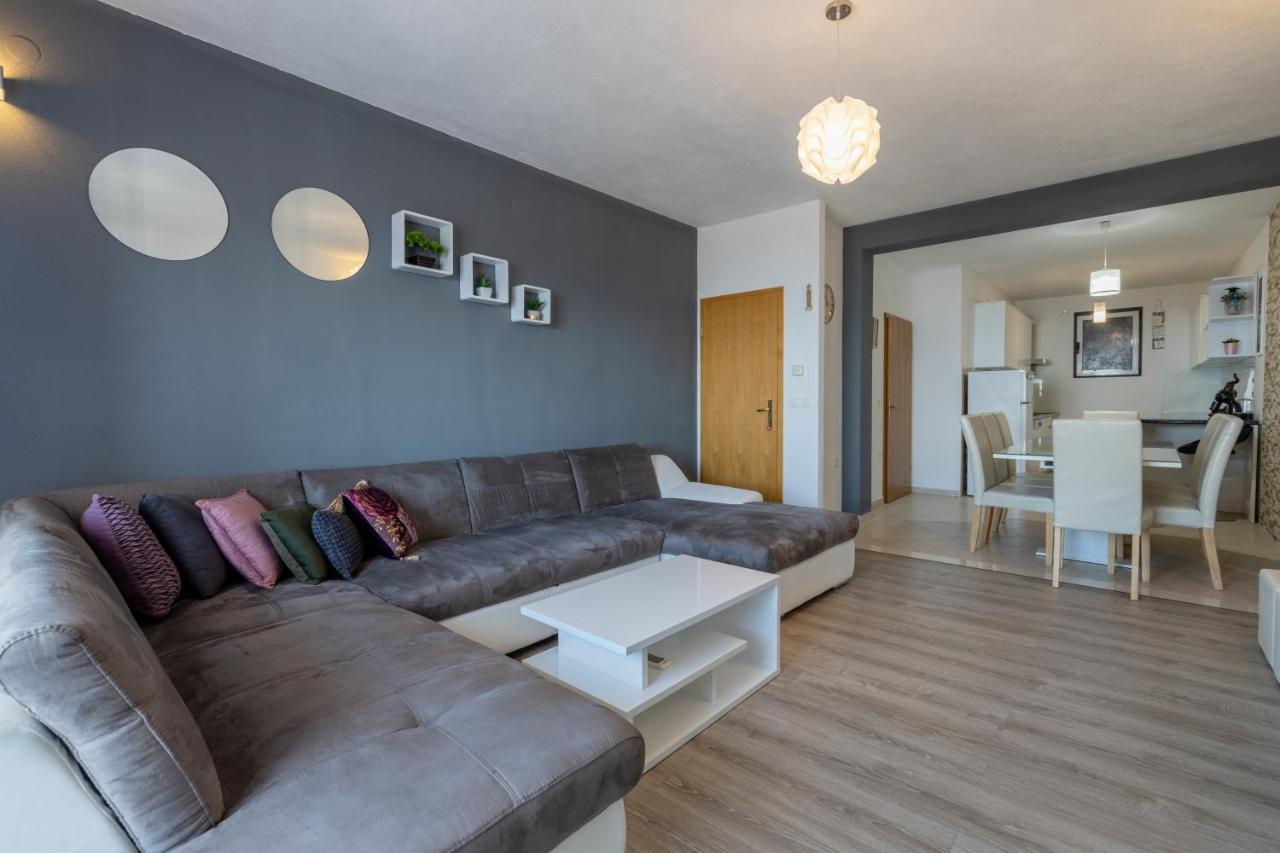 Apartment Dany - Free Beach Parking Makarska Esterno foto