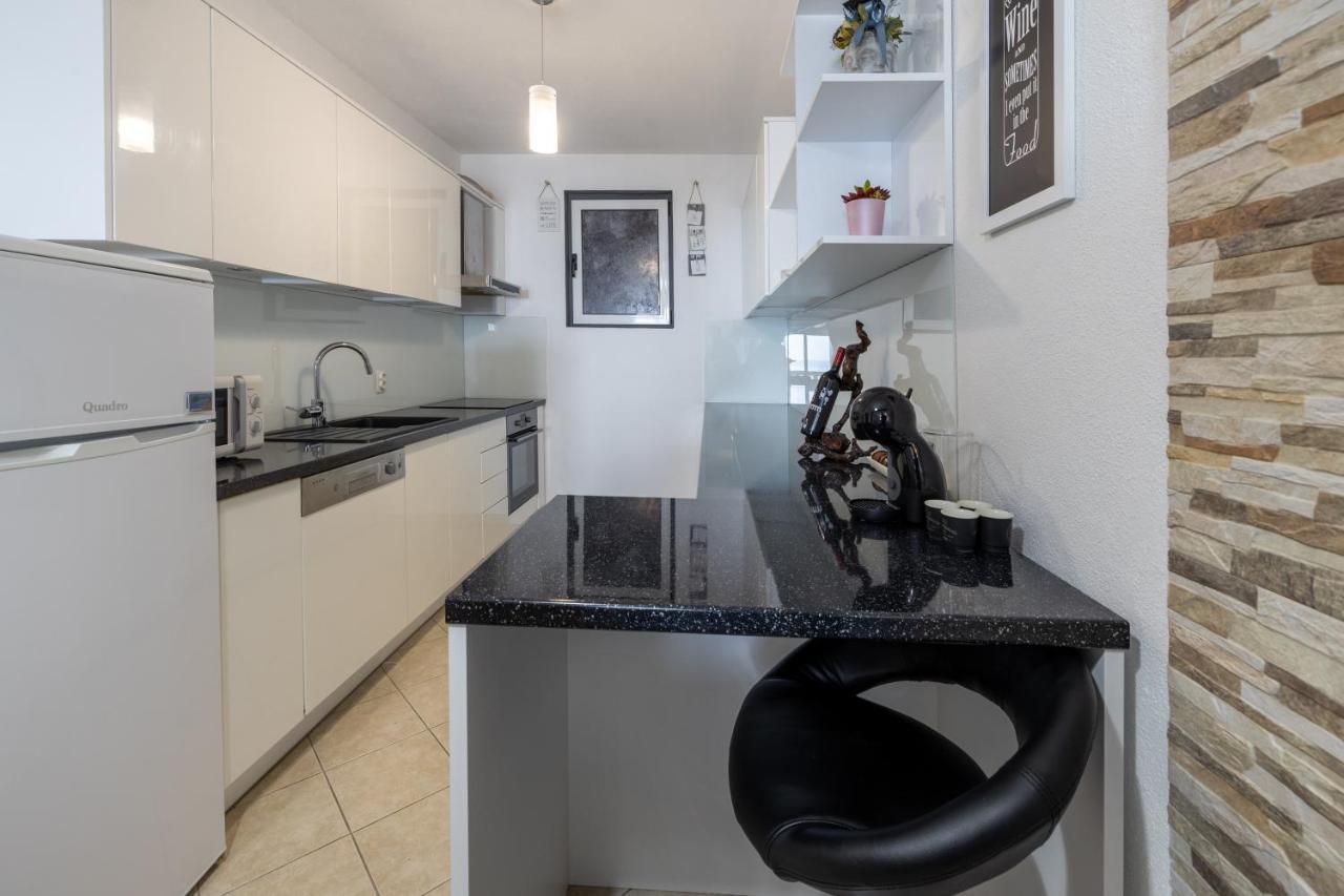 Apartment Dany - Free Beach Parking Makarska Esterno foto